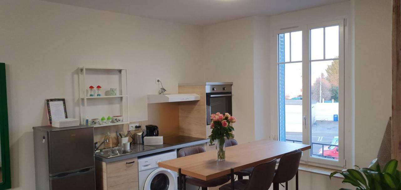 Appartements Cdg Joigny Eksteriør bilde
