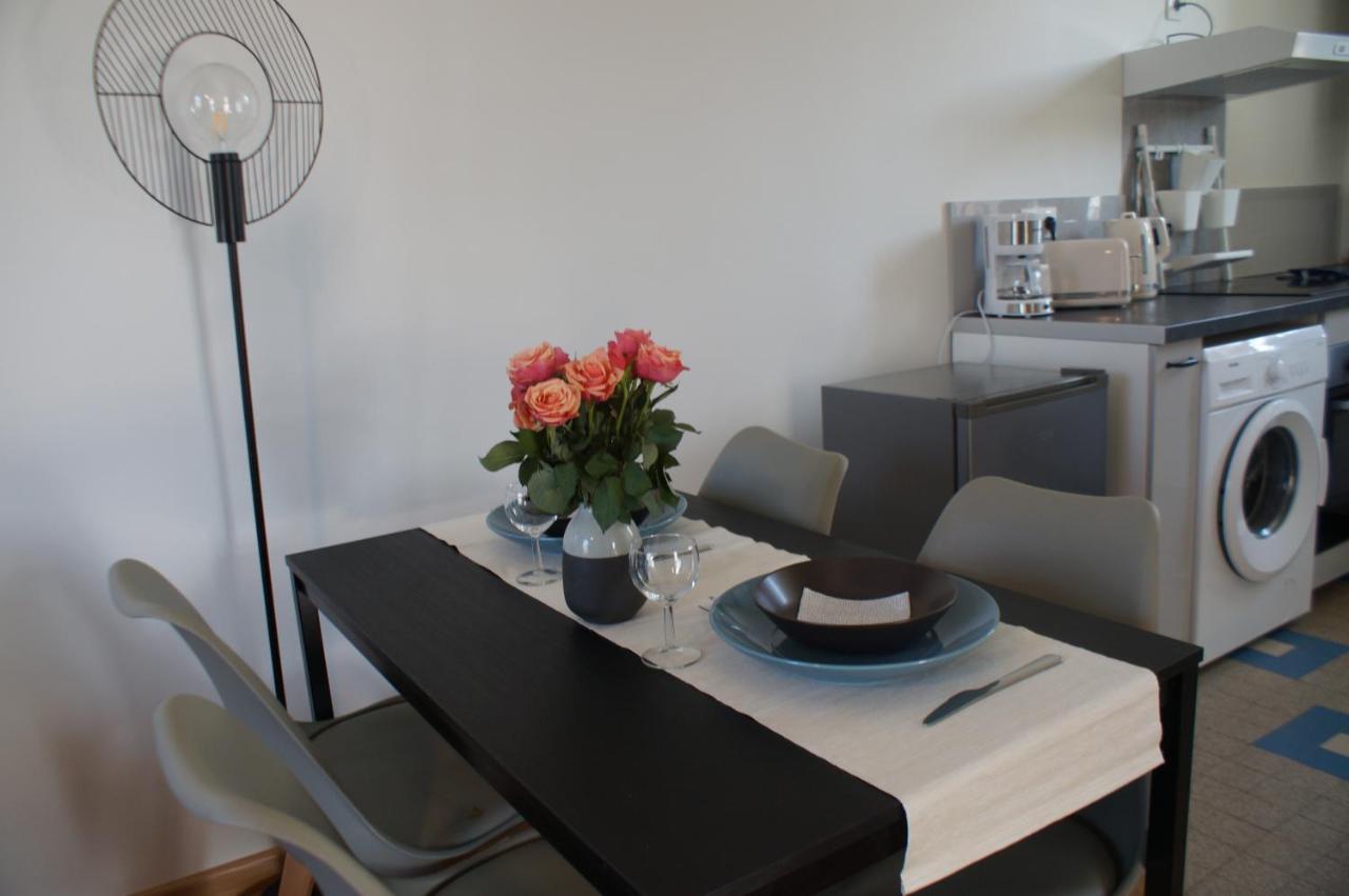 Appartements Cdg Joigny Eksteriør bilde