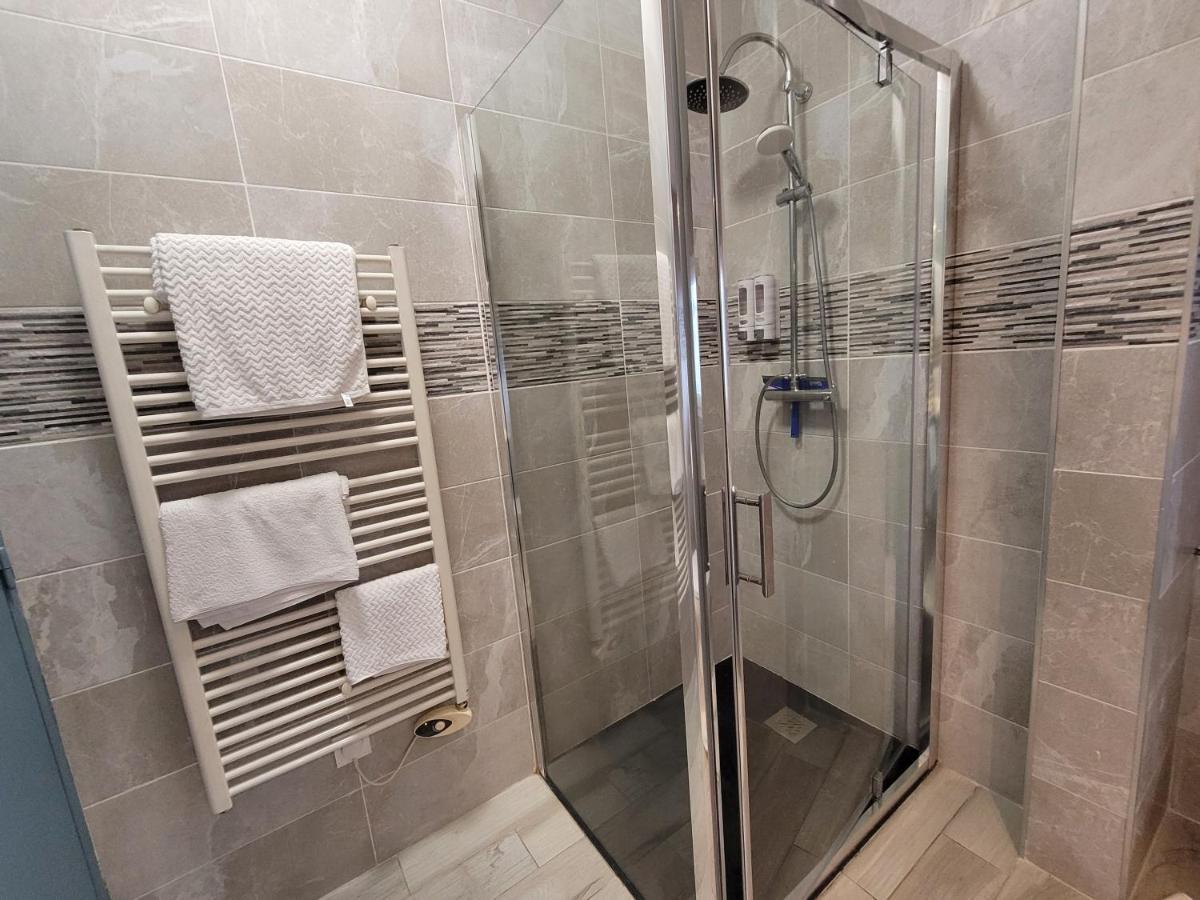 Appartements Cdg Joigny Rom bilde