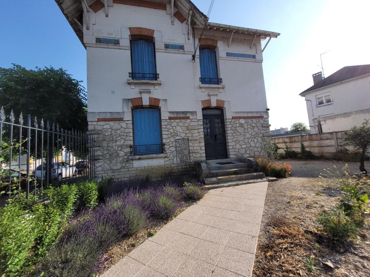 Appartements Cdg Joigny Eksteriør bilde